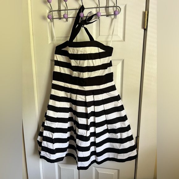 WHITE HOUSE. BLACK MARKET - Picture 13 of 16